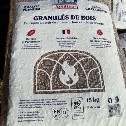 Pellets voor de pelletkachel, verkrijgbaar bij Houthandel Smets in Koningslust.
